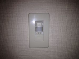 名古屋市天白区にてセンサー付きの照明スイッチの取替工事を行いました。
