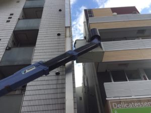 愛知県名古屋市中村区のビルにて、看板移設・ 看板灯の電気工事を行いました。