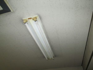 名古屋市南区のビルにて、照明器具改造とLED化工事を致しました。