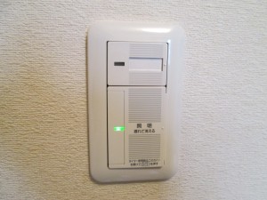 愛知県名古屋市港区の住宅にて、パナソニック開けたらタイマースイッチへ取替工事を行いました。