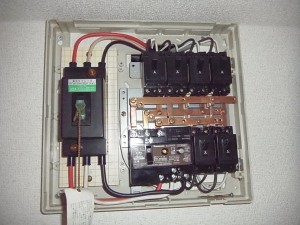 愛知県名古屋市港区にて、漏電遮断器への取替工事を行いました。