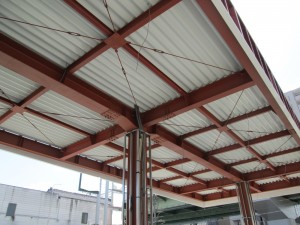 愛知県名古屋市港区にて、照明器具取付に伴う配管工事を行いました。