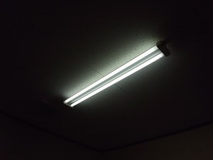 愛知県の会社にて、蛍光灯、照明器具取替工事を行いました。
