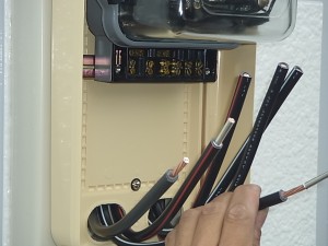 名古屋市にて、電力量計と契約ブレーカー取付電気工事を致しました。