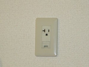 名古屋市にて、エアコン用コンセント変換電気工事を致しました。