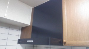 名古屋市熱田区内のマンションにて、キッチン改修、レンジフード換気扇取替工事を致しました。