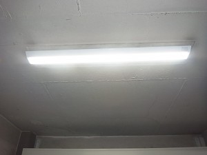 愛知県にて、蛍光灯照明器具からLED照明器具へ取替電気工事を致しました。