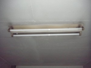 愛知県にて、蛍光灯照明器具からLED照明器具へ取替電気工事を致しました。