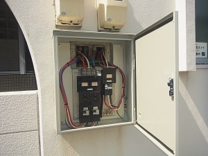 名古屋市にて、分電盤の鉄箱取替工事を致しました。