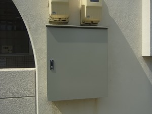 名古屋市にて、分電盤の鉄箱取替工事を致しました。