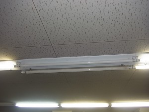 名古屋市にて、照明器具、蛍光灯取替電気工事を致しました。
