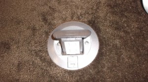 名古屋市にて、床アップコンセント、フロアコンセント取替電気工事を致しました。