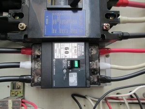 名古屋市のテナントにて、分電盤切り替え、ブレーカー取替電気工事を行いました。