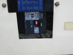 名古屋市のテナントにて、分電盤切り替え、ブレーカー取替電気工事を行いました。