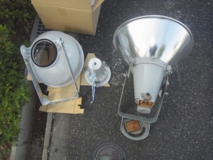 名古屋市にて、看板用照明器具取替、アッパーライト取替電気工事を致しました。