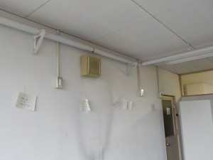愛知県の公共施設にて、機器用電源動力コンセント取替電気工事を致しました。