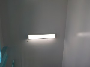 愛知県弥富市にて、階段の非常照明器具取替工事を致しました。