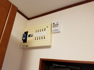 名古屋市中村区にて、分電盤対応感震ブレーカー取付電気工事を致しました。