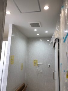 愛知県蟹江市にて店舗の改装、トイレリフォーム、照明器具、配線電気工事を致しました。
