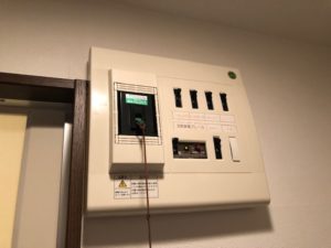 愛知県あま市にて、住宅用安全ブレーカー取替の電気工事を行いました。
