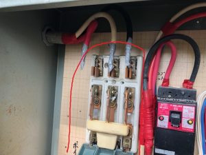 愛知県名古屋市千種区の戸建住宅にて、配電盤主幹ブレーカー取替電気工事を行いました。