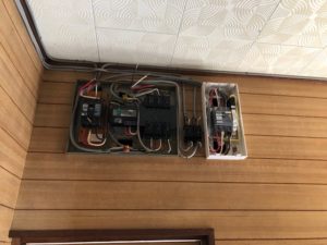 愛知県名古屋市名東区にて、防災対策として住宅向け感震ブレーカー(パナソニック)取付電気工事を行いました。