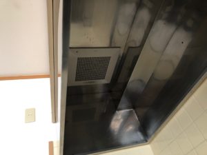 愛知県名古屋市西区にて、マンションのキッチン換気扇取替電気工事を行いました。