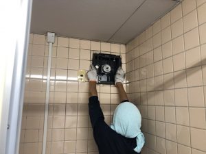 愛知県名古屋市港区にて、トイレの壁付換気扇取替電気工事を致しました。