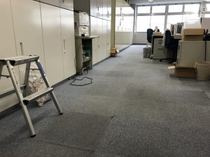 愛知県千種区のオフィスビルにて、LANケーブル配線張替工事を行いました。