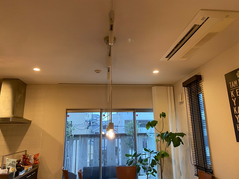 愛知県名古屋市千種区のマンションにて、照明器具取付の電気工事を行いました。