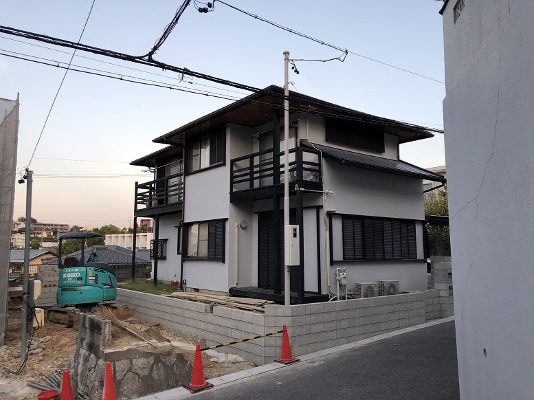 名古屋市天白区の戸建住宅にて、電気ポール移設の電気工事を行いました。