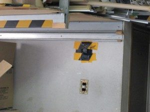 名古屋市の工場にて、フォークリフト充電用 コンセント増設 電気工事のご依頼をいただきました。