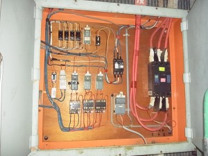 名古屋市の倉庫・工場にて、分電盤改修工事のご依頼をいただきました。