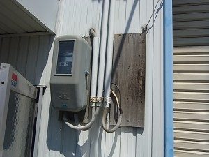 名古屋市の倉庫にて、電力メーターと漏電遮断器 動力電源増設工事のご依頼をいただきました。