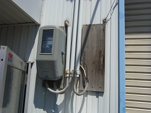 名古屋市の倉庫にて、電力メーターと漏電遮断器 動力電源増設工事のご依頼をいただきました。