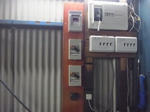 名古屋市の工場にて、ブレーカー 電力メーター 200V動力電源増設工事のご依頼をいただきました。