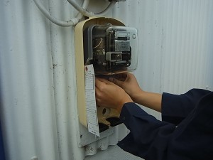 名古屋市の工場にて、ブレーカー 電力メーター 200V動力電源増設工事のご依頼をいただきました。