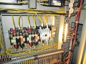 名古屋市の倉庫・工場にて、分電盤改修工事のご依頼をいただきました。