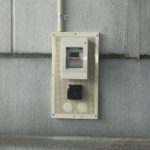 愛知県の倉庫にて、フォークリフト 充電用 コンセント設置工事のご依頼をいただきました。