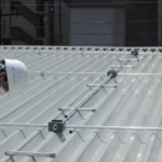 愛知県にて、波板屋根 照明器具取付 配線 配管 電気工事のご依頼をいただきました。