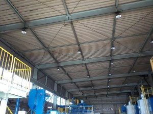 愛知県の工場にて、水銀灯照明からLED照明へ 照明取替工事のご依頼をいただきました。