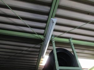 愛知県にて、震災対策(飛散防止) 照明器具ガード取付 電気工事のご依頼をいただきました。