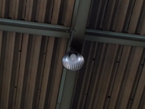 愛知県の工場にて、水銀灯照明からLED照明へ 照明取替工事のご依頼をいただきました。