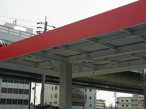 愛知県にて、波板屋根 照明器具取付 配線 配管 電気工事のご依頼をいただきました。