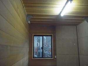 愛知県のプレハブ小屋て、分電盤 照明取付 コンセント取付 電気工事のご依頼をいただきました。