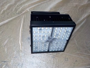 愛知県の工場にて、水銀灯照明からLED照明へ 照明取替工事のご依頼をいただきました。