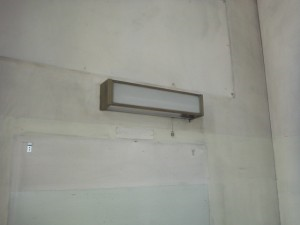 愛知県にて、非常照明器具取替工事のご依頼をいただきました。