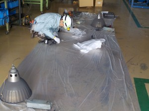 愛知県の工場にて、水銀灯照明からLED照明へ 照明取替工事のご依頼をいただきました。