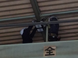 愛知県の工場にて、水銀灯照明からLED照明へ 照明取替工事のご依頼をいただきました。