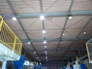 愛知県の工場にて、水銀灯照明からLED照明へ 照明取替工事のご依頼をいただきました。